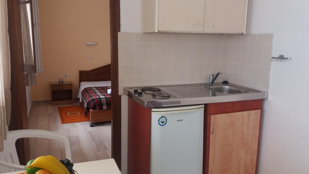 Litharia Apartments Benitses  Dış mekan fotoğraf